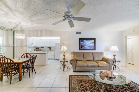 Condominio en venta en Greenacres, Florida, 2 dormitorios, 87.05 m2 № 929301 - foto 3