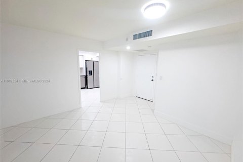 Condo in Sunny Isles Beach, Florida, 2 bedrooms  № 1370649 - photo 12