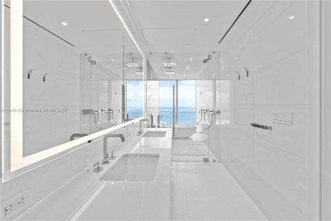 Copropriété à vendre à Miami, Floride: 3 chambres, 328.5 m2 № 1328422 - photo 15