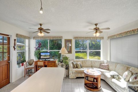 Купить виллу или дом в Форт-Лодердейл, Флорида 2 спальни, 116.87м2, № 1140972 - фото 20