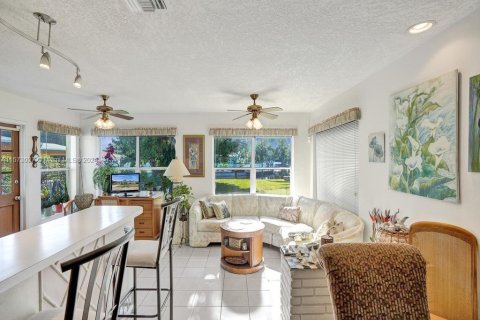 Купить виллу или дом в Форт-Лодердейл, Флорида 2 спальни, 116.87м2, № 1140972 - фото 18