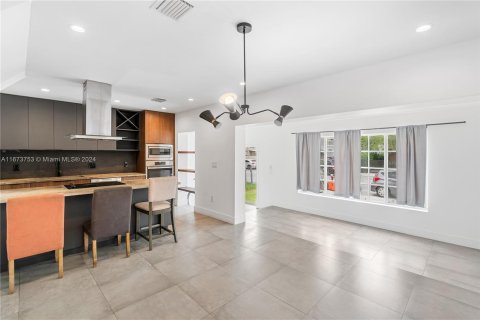 Casa en venta en Miami, Florida, 4 dormitorios, 201.13 m2 № 1397442 - foto 3