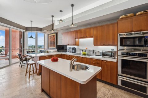 Condo in Coral Gables, Florida, 3 bedrooms  № 1170688 - photo 13