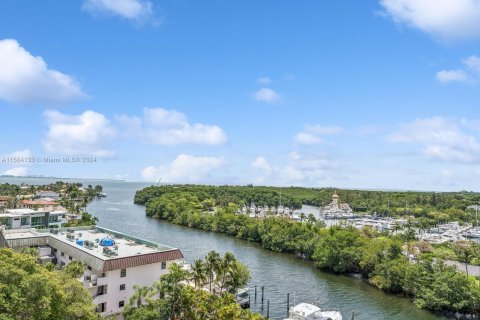 Condo in Coral Gables, Florida, 3 bedrooms  № 1170688 - photo 16