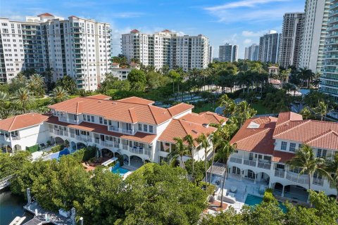 Villa ou maison à vendre à Aventura, Floride: 3 chambres, 280.75 m2 № 1311234 - photo 12