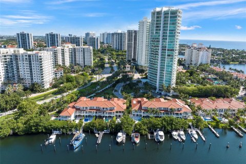 Villa ou maison à vendre à Aventura, Floride: 3 chambres, 280.75 m2 № 1311234 - photo 14