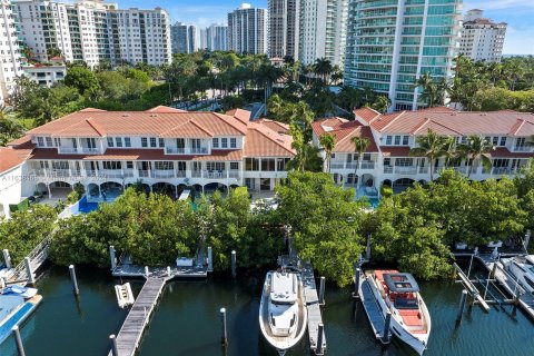 Villa ou maison à vendre à Aventura, Floride: 3 chambres, 280.75 m2 № 1311234 - photo 9