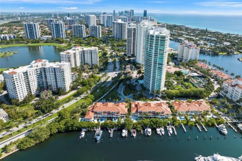 Villa ou maison à vendre à Aventura, Floride: 3 chambres, 280.75 m2 № 1311234 - photo 18