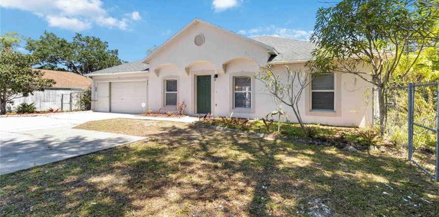 House in Kissimmee, Florida 3 bedrooms, 145.3 sq.m. № 1140236