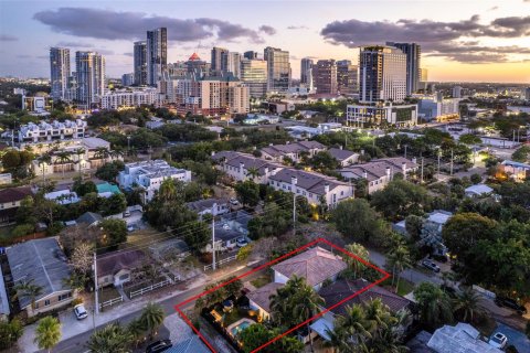 Casa en venta en Fort Lauderdale, Florida, 5 dormitorios, 290.78 m2 № 1135131 - foto 5