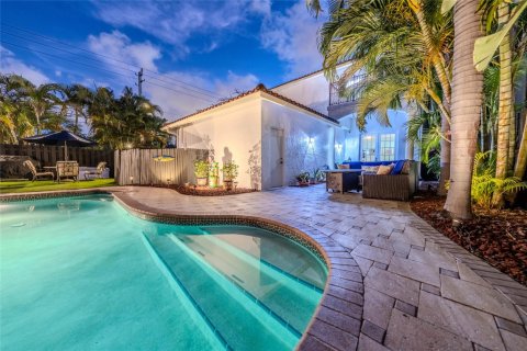 Casa en venta en Fort Lauderdale, Florida, 5 dormitorios, 290.78 m2 № 1135131 - foto 8