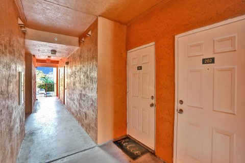 Condo in Davie, Florida, 2 bedrooms  № 1189563 - photo 1