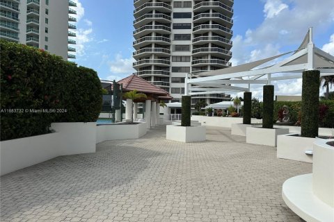 Condo in Aventura, Florida, 2 bedrooms in LANDMARK  № 1419781 - photo 23