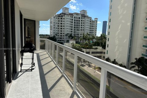 Condo in Aventura, Florida, 2 bedrooms in LANDMARK  № 1419781 - photo 11