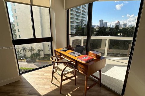 Condo in Aventura, Florida, 2 bedrooms in LANDMARK  № 1419781 - photo 15