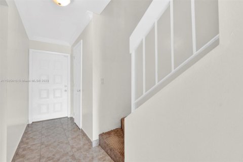 Townhouse in Pembroke Pines, Florida 2 bedrooms, 112.78 sq.m. № 922018 - photo 6