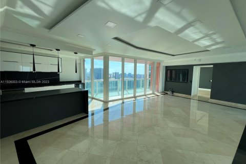 Condo in Aventura, Florida, 3 bedrooms  № 922122 - photo 2