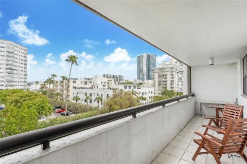 Copropriété à vendre à Miami Beach, Floride: 1 chambre, 68.75 m2 № 1309322 - photo 1