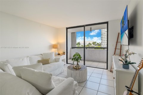 Copropriété à vendre à Miami Beach, Floride: 1 chambre, 68.75 m2 № 1309322 - photo 4