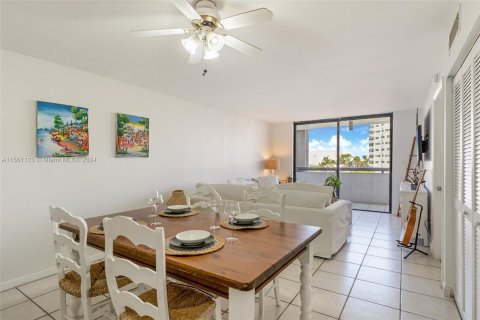 Condominio en venta en Miami Beach, Florida, 1 dormitorio, 68.75 m2 № 1309322 - foto 5