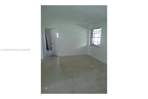 Villa ou maison à vendre à Miami Gardens, Floride: 5 chambres № 1309244 - photo 5