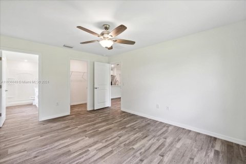 Casa en venta en Cape Coral, Florida, 4 dormitorios № 1309243 - foto 13