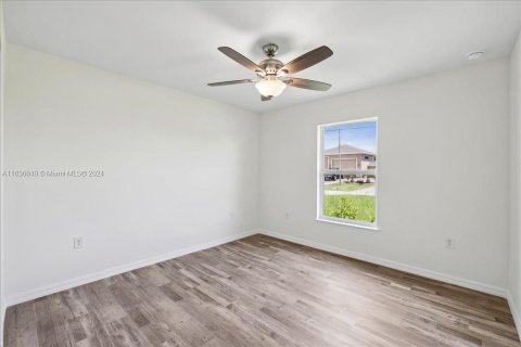 Casa en venta en Cape Coral, Florida, 4 dormitorios № 1309243 - foto 18