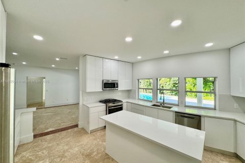 Villa ou maison à vendre à Pinecrest, Floride: 6 chambres, 448.25 m2 № 783273 - photo 14