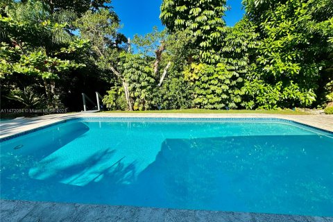Villa ou maison à vendre à Pinecrest, Floride: 6 chambres, 448.25 m2 № 783273 - photo 5
