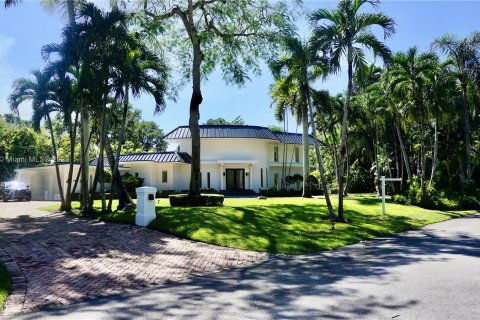 Villa ou maison à vendre à Pinecrest, Floride: 6 chambres, 448.25 m2 № 783273 - photo 1