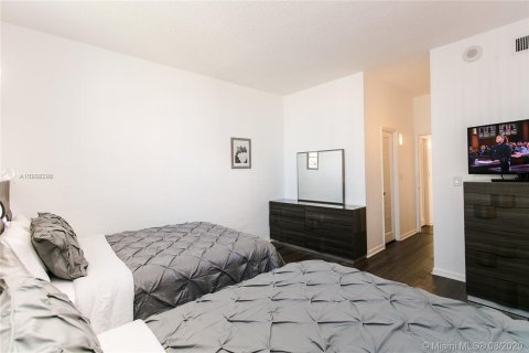 Apartment in Sunny Isles Beach, Florida 1 bedroom, 93.37 sq.m. № 5122 - photo 9