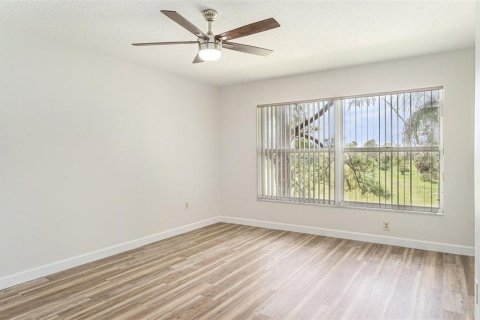 Condo in Dunedin, Florida, 2 bedrooms  № 1368457 - photo 14