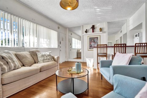 Copropriété à vendre à Hallandale Beach, Floride: 1 chambre, 43.11 m2 № 882218 - photo 6