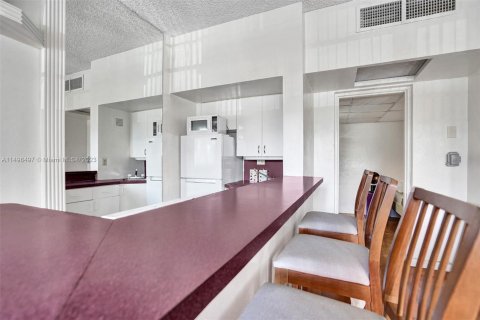 Copropriété à vendre à Hallandale Beach, Floride: 1 chambre, 43.11 m2 № 882218 - photo 4