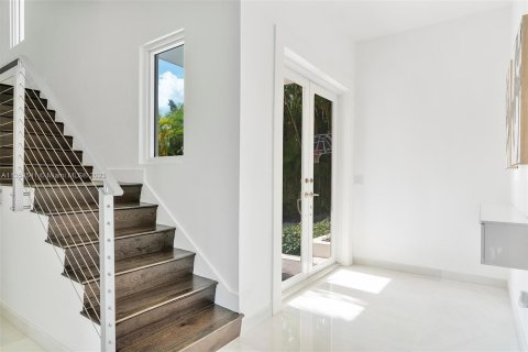 Villa ou maison à vendre à Sunny Isles Beach, Floride: 4 chambres, 277.87 m2 № 354813 - photo 6