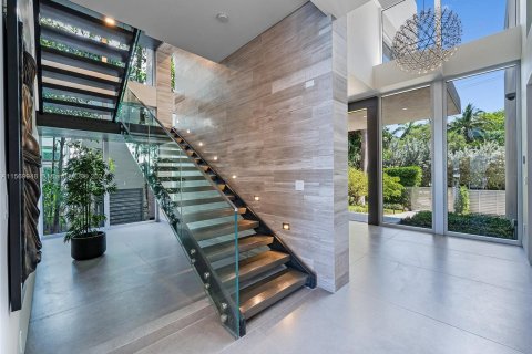 Villa ou maison à vendre à Miami, Floride: 5 chambres, 459.22 m2 № 1160039 - photo 5