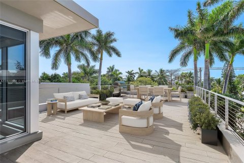 Villa ou maison à vendre à Miami, Floride: 5 chambres, 459.22 m2 № 1160039 - photo 19