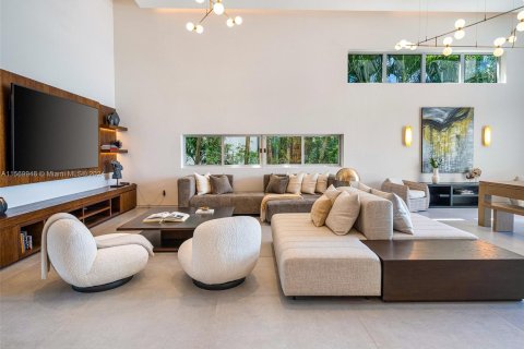 Casa en venta en Miami, Florida, 5 dormitorios, 459.22 m2 № 1160039 - foto 10