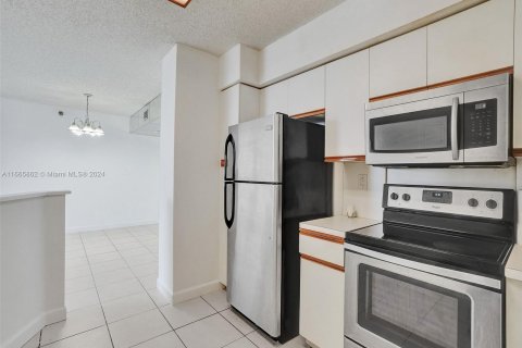 Copropriété à vendre à Aventura, Floride: 2 chambres, 109.72 m2 № 1380096 - photo 15