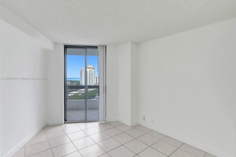 Copropriété à vendre à Aventura, Floride: 2 chambres, 109.72 m2 № 1380096 - photo 28