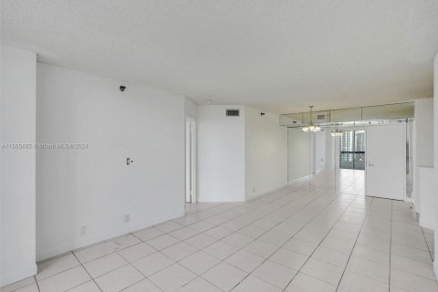 Copropriété à vendre à Aventura, Floride: 2 chambres, 109.72 m2 № 1380096 - photo 12