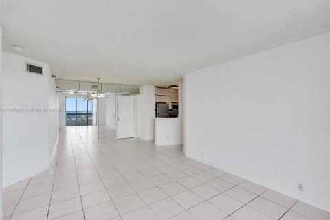 Copropriété à vendre à Aventura, Floride: 2 chambres, 109.72 m2 № 1380096 - photo 11