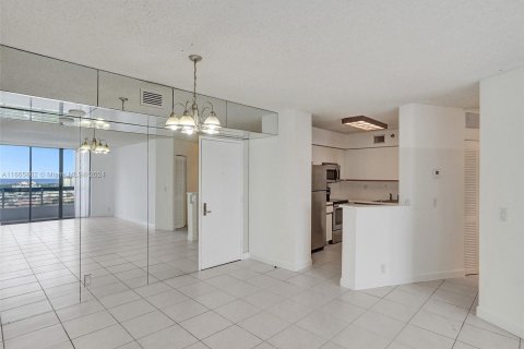 Copropriété à vendre à Aventura, Floride: 2 chambres, 109.72 m2 № 1380096 - photo 10