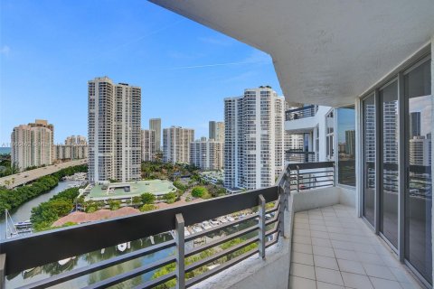 Copropriété à vendre à Aventura, Floride: 2 chambres, 109.72 m2 № 1380096 - photo 2