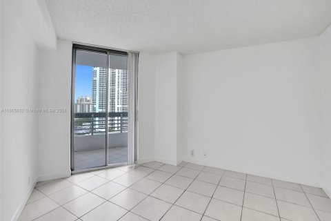 Copropriété à vendre à Aventura, Floride: 2 chambres, 109.72 m2 № 1380096 - photo 26