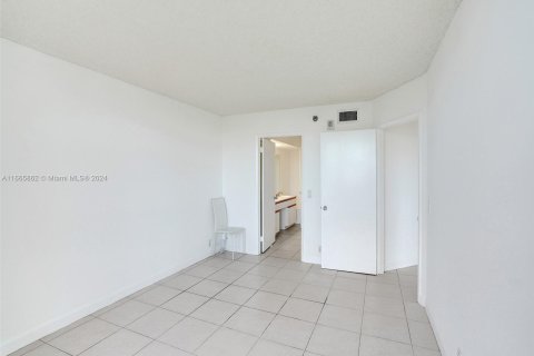 Copropriété à vendre à Aventura, Floride: 2 chambres, 109.72 m2 № 1380096 - photo 19