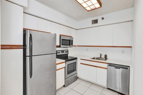 Copropriété à vendre à Aventura, Floride: 2 chambres, 109.72 m2 № 1380096 - photo 14