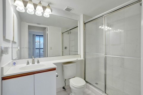 Condo in Aventura, Florida, 2 bedrooms  № 1380096 - photo 25