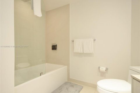 Condo in Hollywood, Florida, 1 bedroom  № 1282675 - photo 27