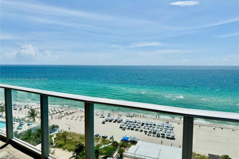 Copropriété à vendre à Hollywood, Floride: 1 chambre, 78.97 m2 № 1282675 - photo 1